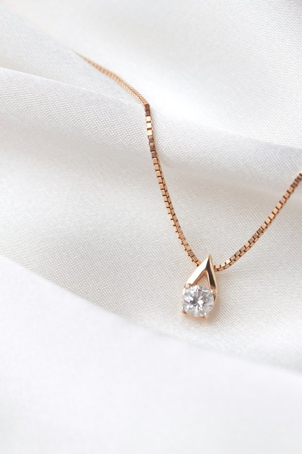 Collier en or : conseils pour entretenir votre bijou